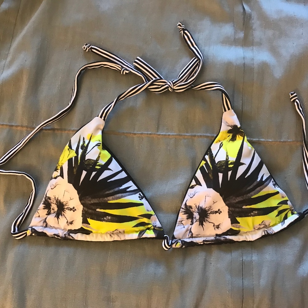 Reverse bikini top size small